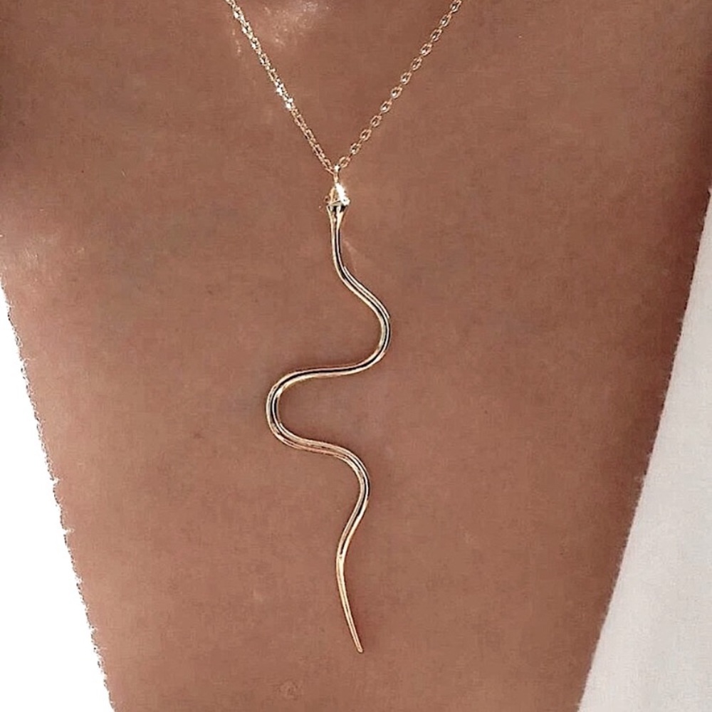 Last one! Best seller! 5 stars! Gold Snake chain necklace - Picture 1 of 5